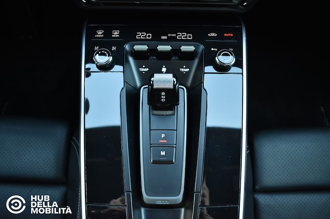 PORSCHE 911 Carrera 4S